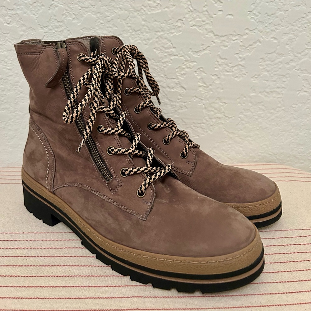 NWOT Paul Green Women’s Lace-Up Wool-lined Ankle Boots